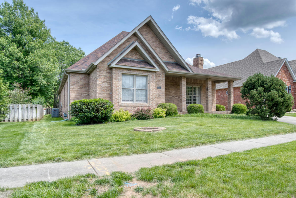 3636 S BRITAIN AVE, SPRINGFIELD, MO 65807, photo 1 of 17