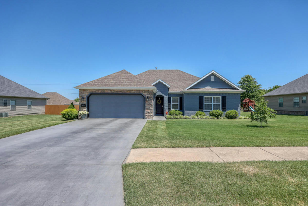 1627 LEIGHTEN CT, WEBB CITY, MO 64870, photo 1 of 41