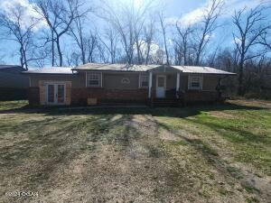 8127 JUTE RD, NEOSHO, MO 64850, photo 1 of 39