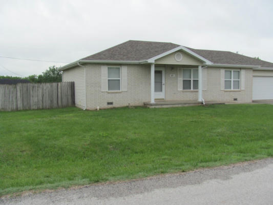 661 N RUSSELL AVE, BOLIVAR, MO 65613, photo 2 of 20