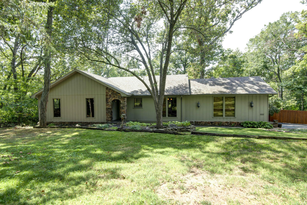 5307 S WOODCLIFFE DR, SPRINGFIELD, MO 65804, photo 1 of 47