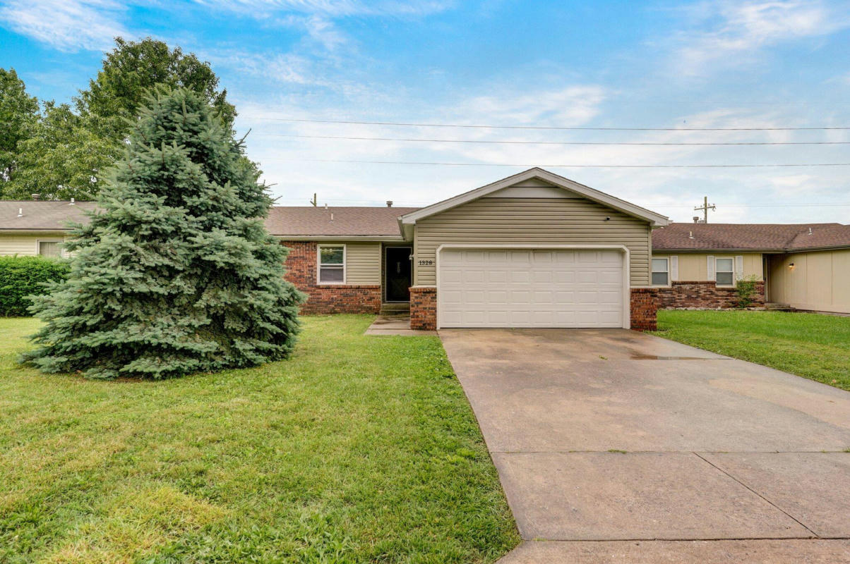 1328 W DOWNING ST, SPRINGFIELD, MO 65807, photo 1 of 31